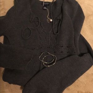 Super cute sweater- American Eagle Outfitters  🦅